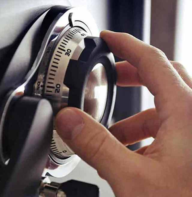 桑日开修保险柜